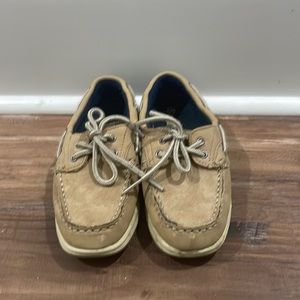 Girls boat shoes